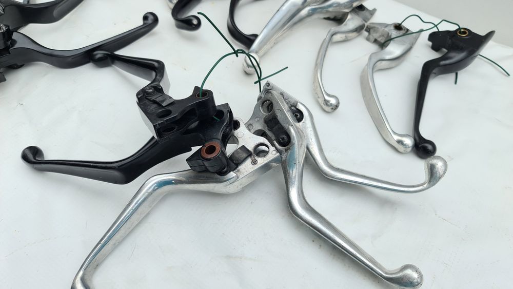 Manete  frana ambreiaj leviere Harley Davidson Dyna  / Sportster