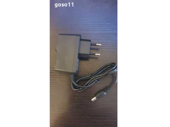 адаптери за 220V и кола