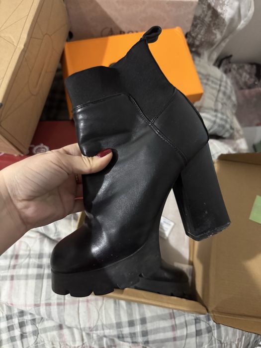 Продам зимние ботильоны