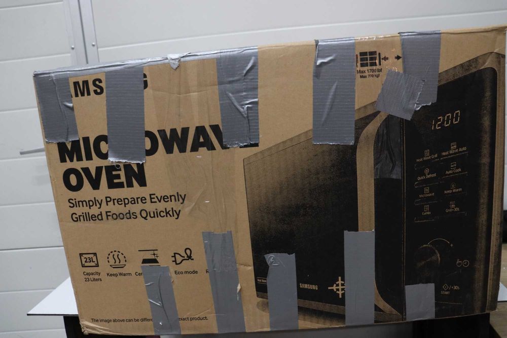 Samsung Микровълнова фурна с четири вълни, 800 W, 23L