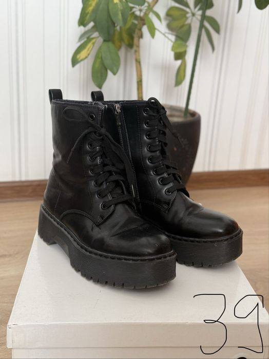 Продам женские демисезонные ботинки 36,38,39 рр. 2000