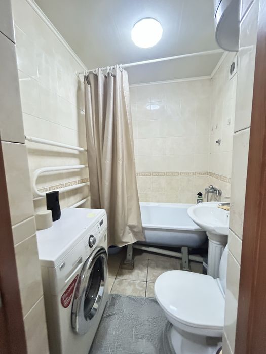 По часам 2000 тг за 1 ч. Центр