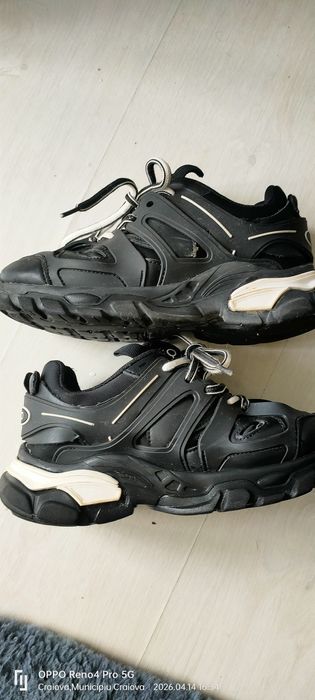 Vand adidași copii,marimi,31 32,33,34,pret40 lei negociabil