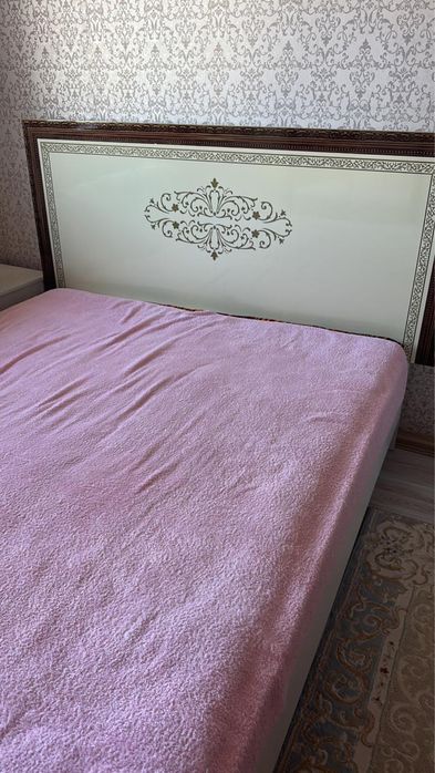 Продается спальный гарнитур