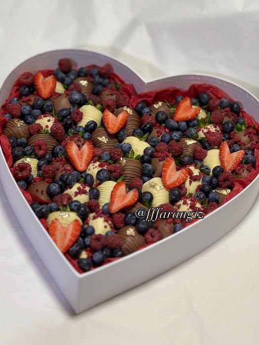 Клубника в шоколаде Подарки Qulupnay shokolad