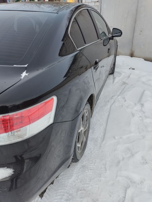 Таета Авенсис 2011г