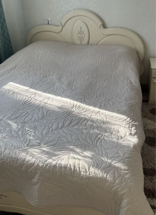 Продам гарнитур спальный