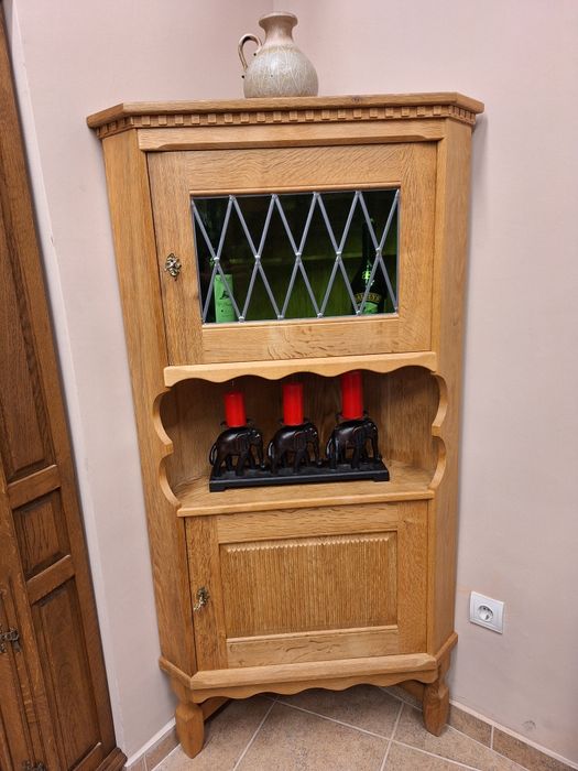 Винтидж ъглова витрина белгийски дъб