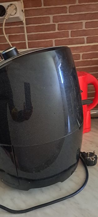 Продавам фритюрник