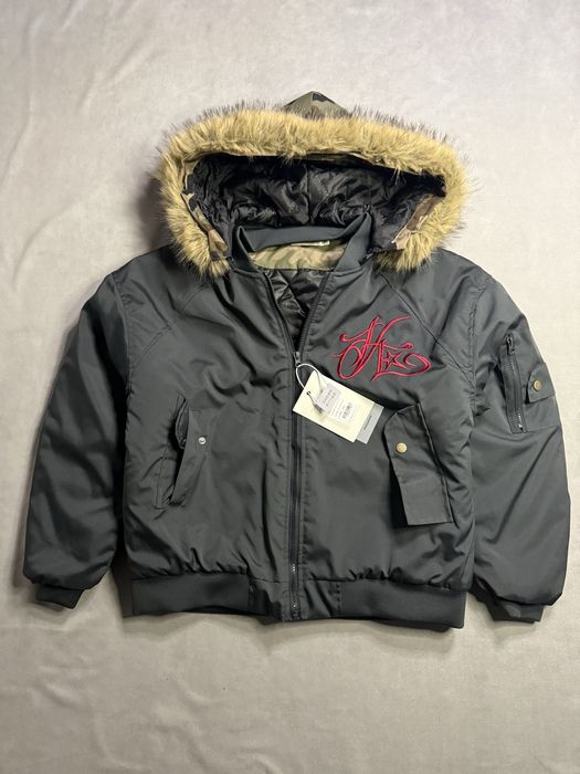 Новая куртка размер M