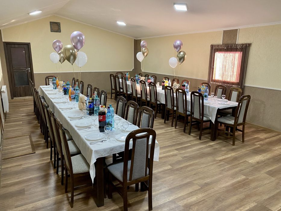 Scaune din lemn masiv