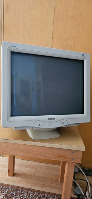 CRT монитор Philips 19"