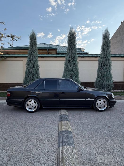 Mercedez benz W124ideal holatda