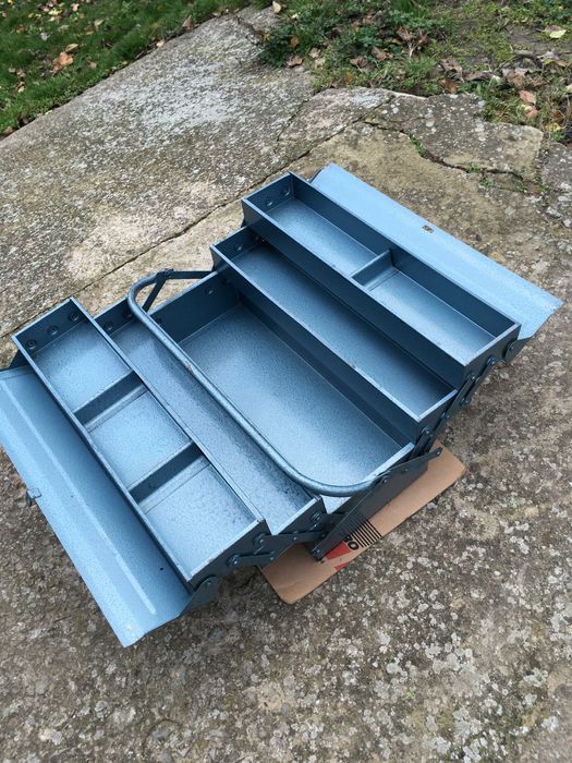 немски метален куфар за инструменти