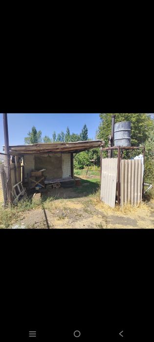 Частный дом за городом.