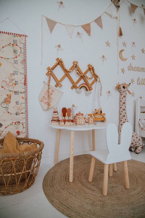 Детский стол и стульчик