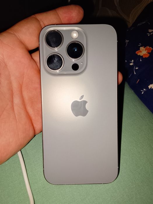 Iphone 15pro titan holati zoʻr hamma narsasi bor sotiladi.