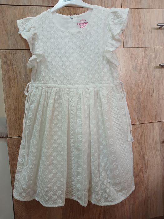 Продам детские платья 3-6 лет