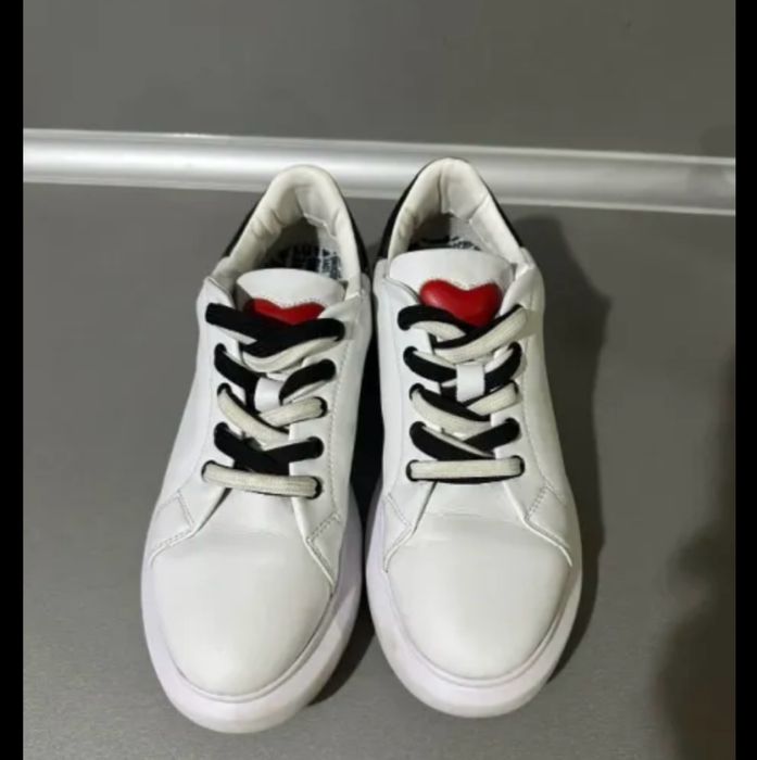 Love Moschino оригинални сникърси 39 размер