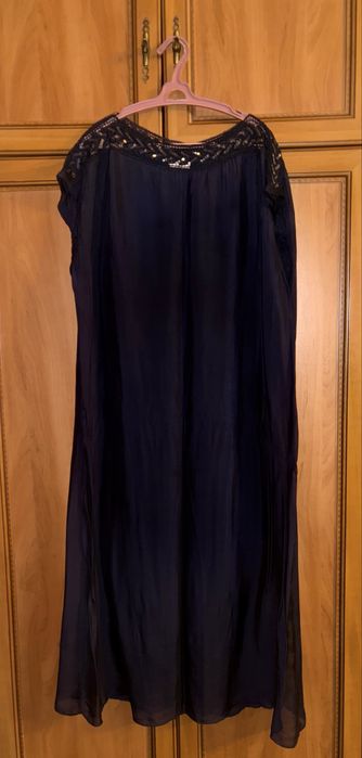 Очень красивое платье из капрона 48-52р.