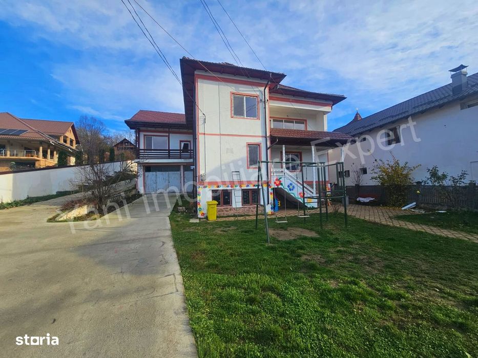 Casă de închiriat în Curtea de Argeș.