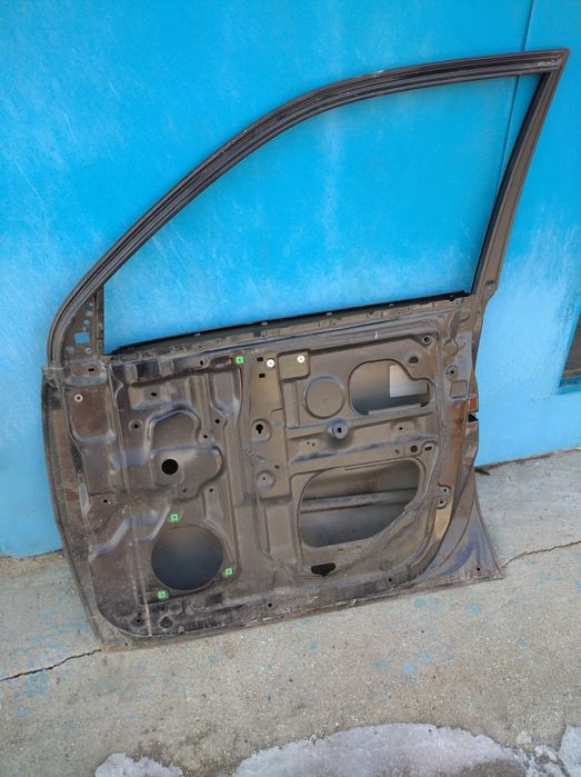 Продам дверь на Toyota HIGHLANDER