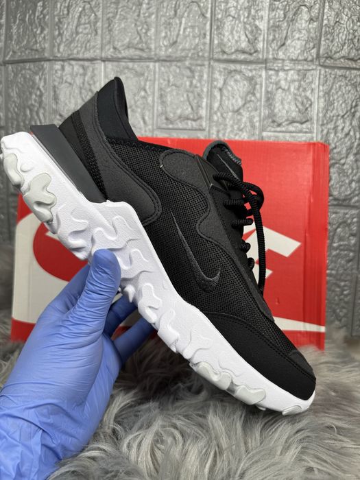 Nike react Revision Black
