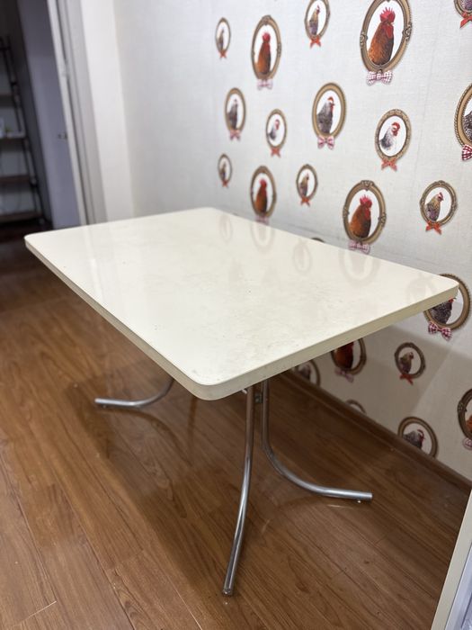 Кухонный стол, обеденный