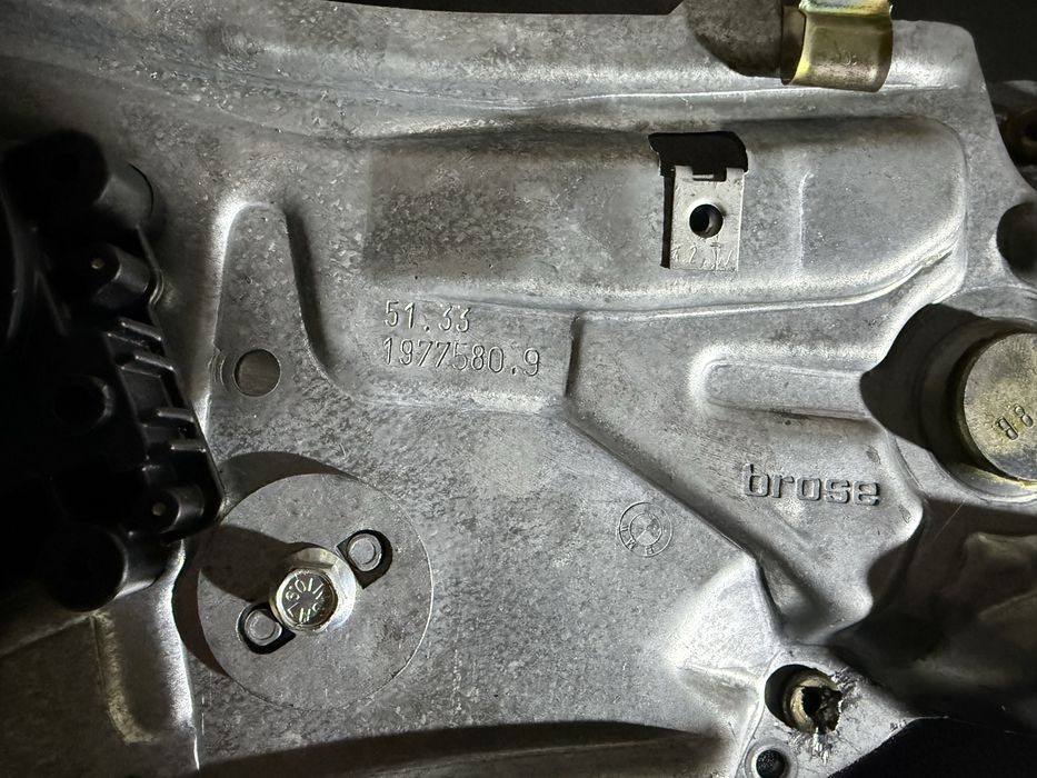 Десен стъклоповдигач БМВ Е36 купе “машинка за стъкло”