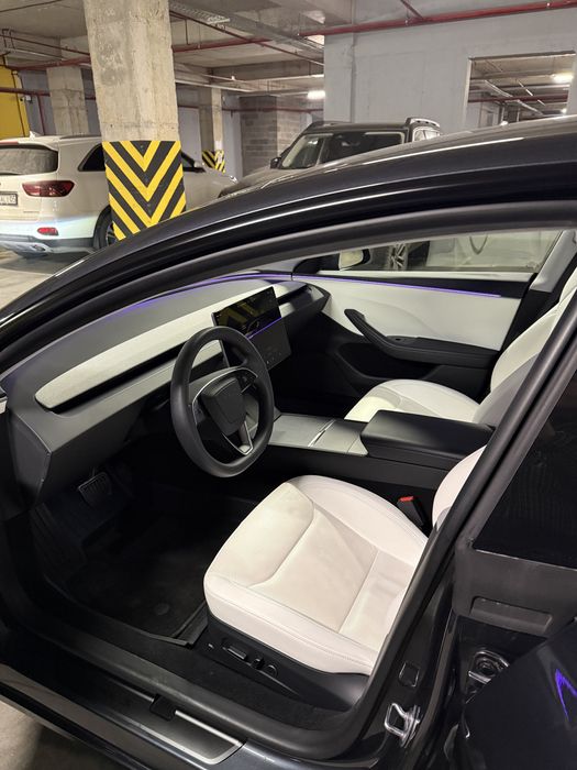 Тесла модел 3 2024