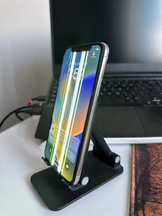iPhone X, 256GB, Silver - Ecran cu linii verzi / Spate spart