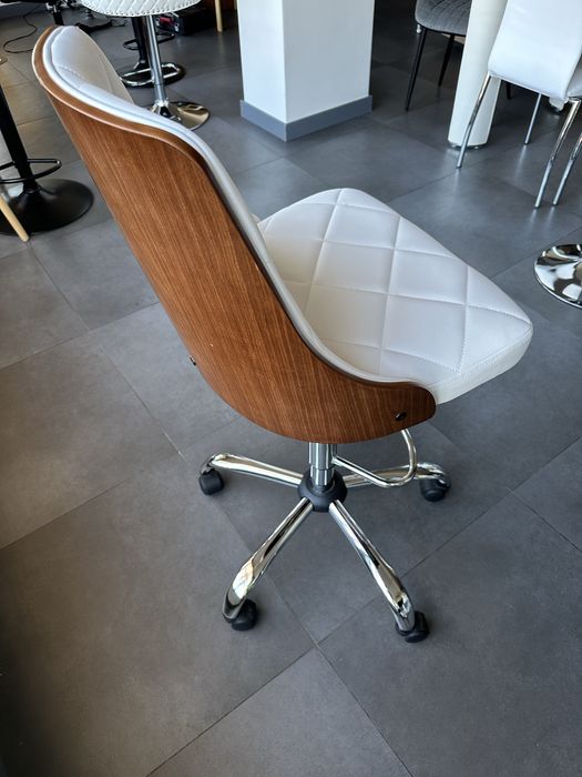 Бар стол на колелца Boston с 24 м гаранция и доставка до офис