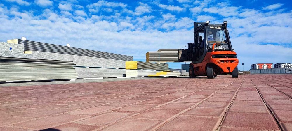 Panouri sandwich / tabla cutata / luminatoare / accesorii