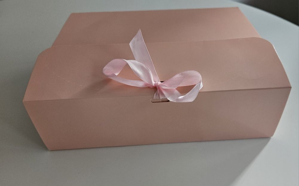 Нова дамска сатенена пижама с подаръчна кутия