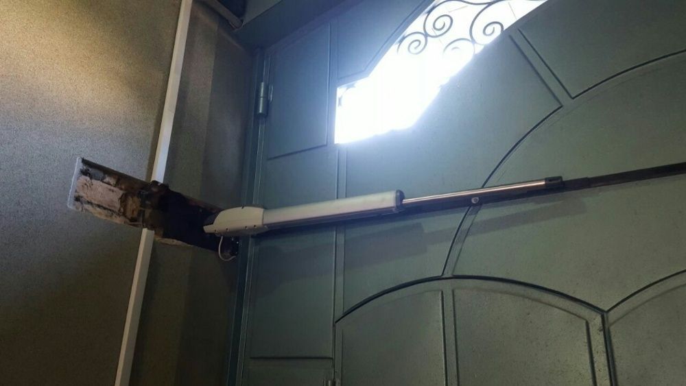 Автоматика для Ворот.2суток без света,сигнальная лампа,3 пульта.