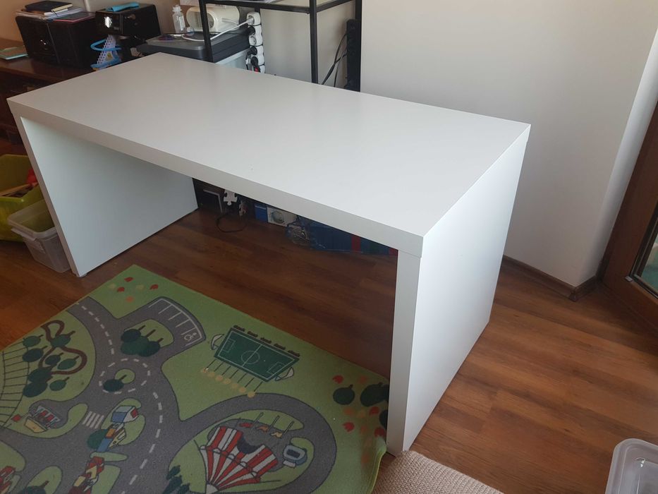 Продавам бюро с размери ДхШхВ 151х65х73