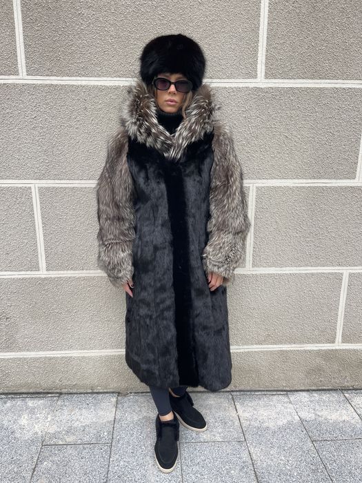 Haina din blana naturala de vizon negru cu maneci si gluga de vulpe