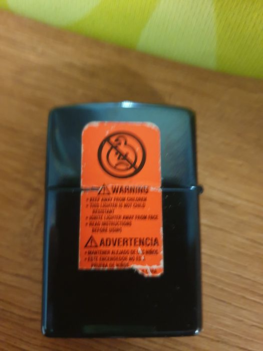 Продавам Оригинално Zipo