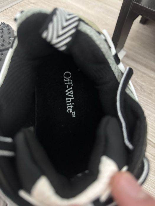 Off White Be Right Back