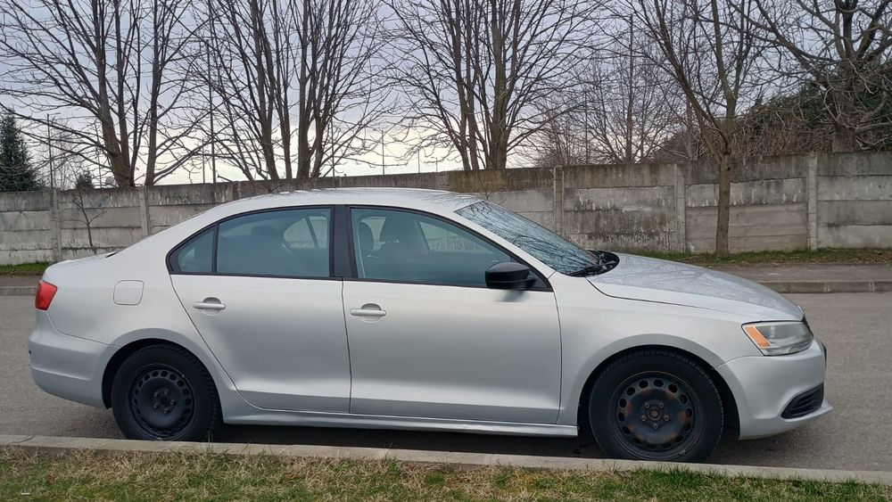 Vând vw jetta an 2011, 2.0 benzină, 240.000 km
