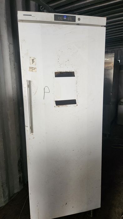 Холодильник  Liebher  б/у состояние олтично