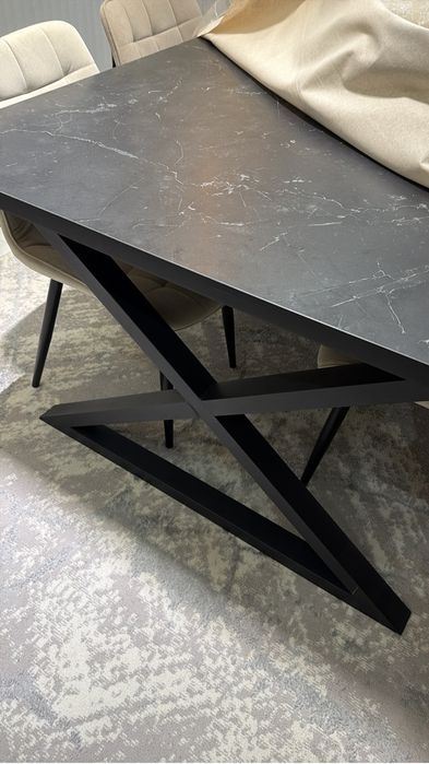 Поодам стол как новый