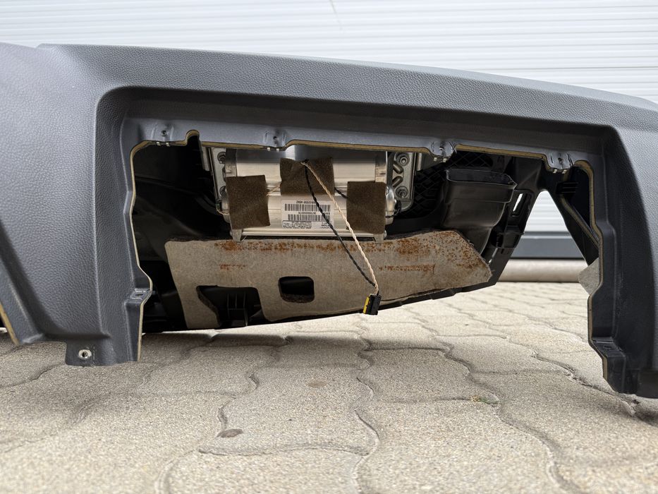 Продавам табло с навигация BMW E90/91