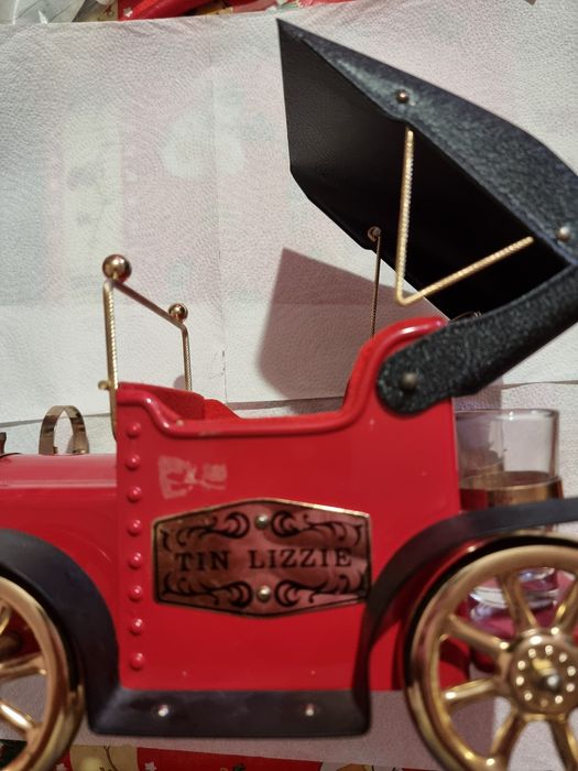 Cutie muzicala cu tematica auto