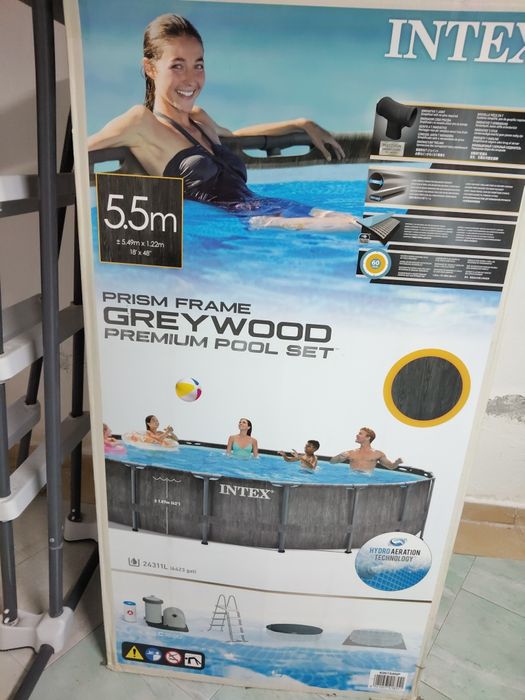 Vând piscină rotunda  supraterană 5.5m