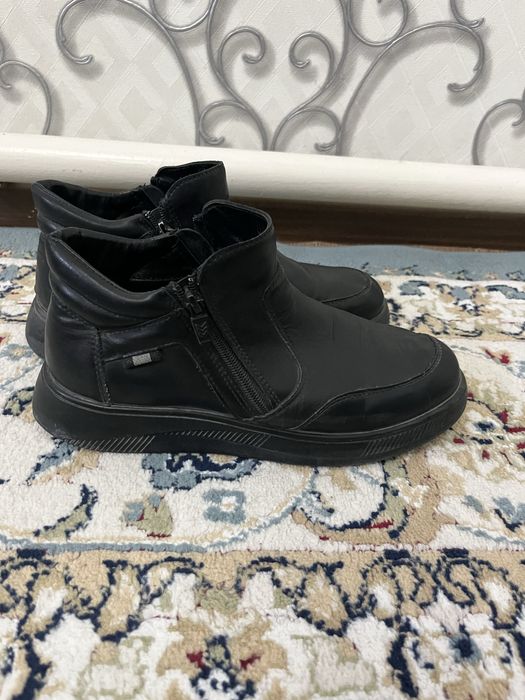 Продаются ботинка осенние