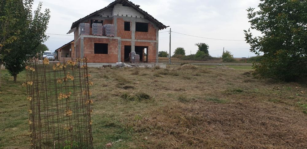 Casa  la rosu Ineu de Cris Bihor