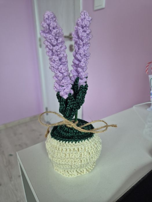 Плетени на една кука цветя