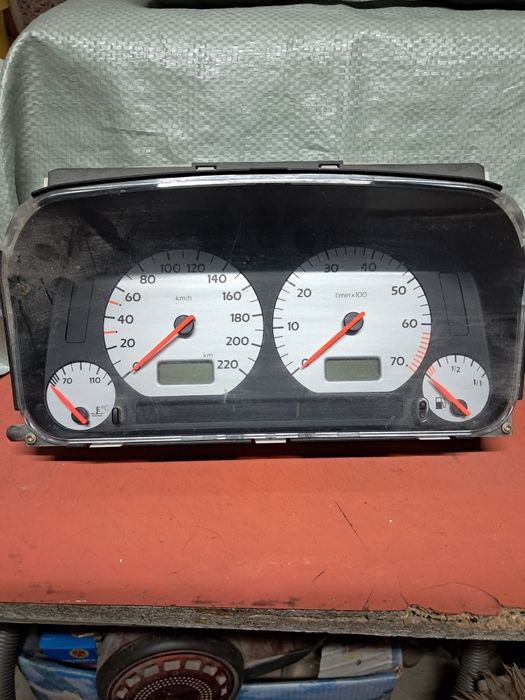 Продам щиток приборов