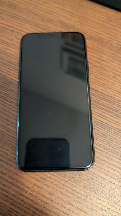 iPhone 11 pro 64 GB в отлично състояние.
